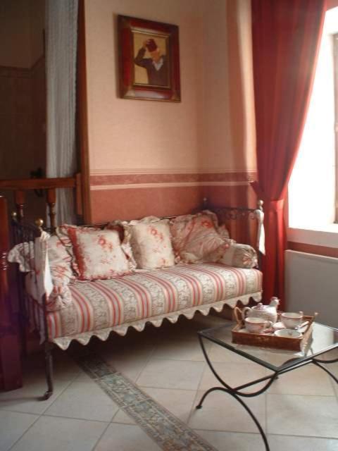 Bed and Breakfast La Fontaine Des Arts Mansle-les-Fontaines Habitación foto