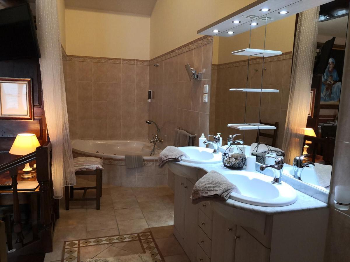 Bed and Breakfast La Fontaine Des Arts Mansle-les-Fontaines Exterior foto